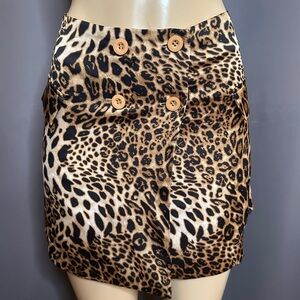 SORELLA BOUTIQUE Leopard Print Mini Skirt with Button Accents